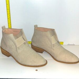 Ccocci Women’s Boyfriend Beige Stone Ankle Booties Size 9